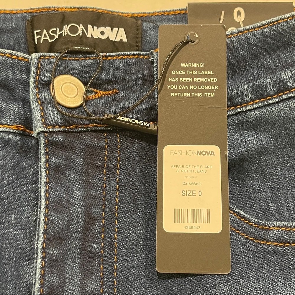 Fashion Nova Flare & Wide Leg Jeans - Picture 4 of 4